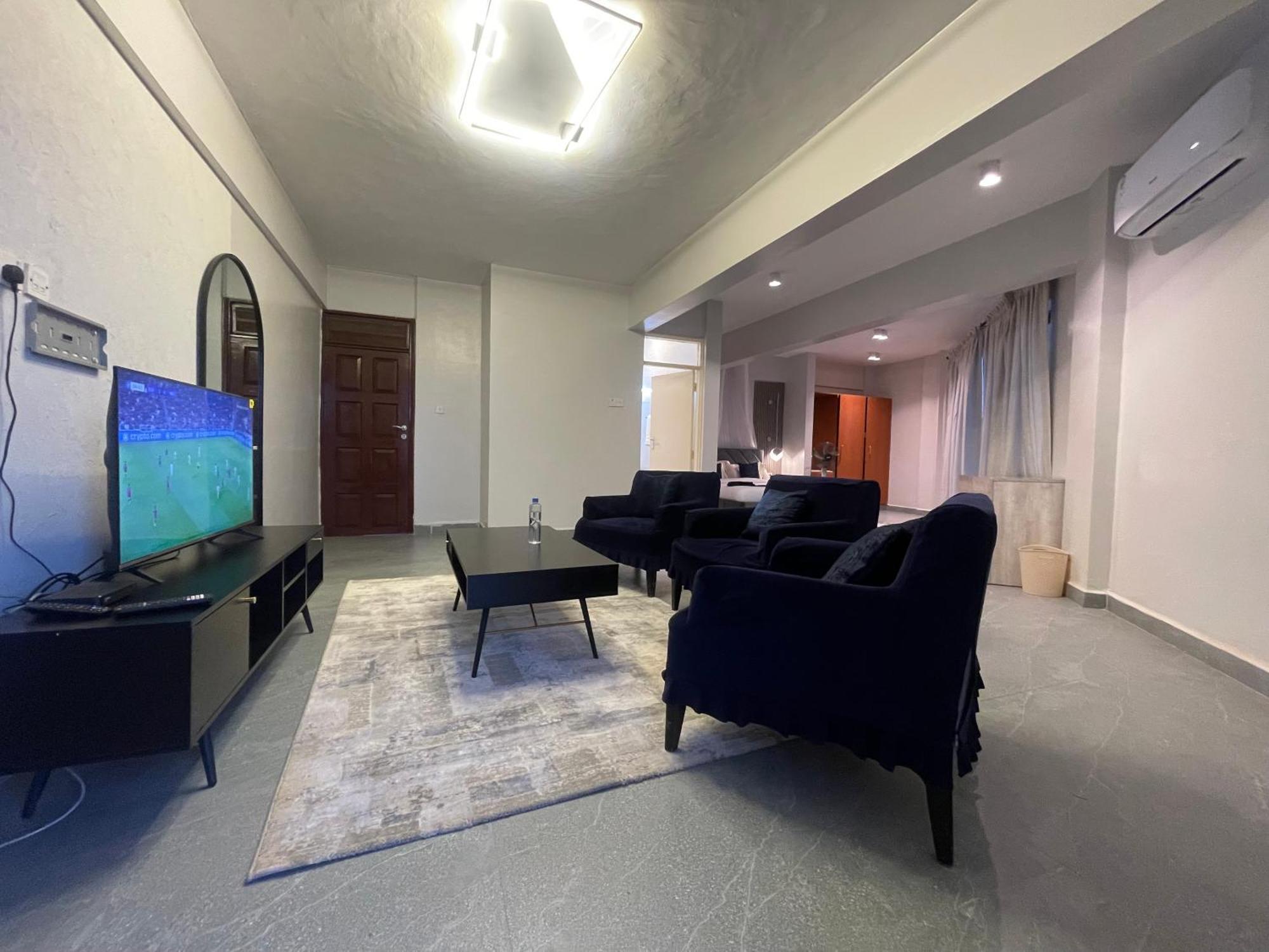Iman Hotel Isiolo Esterno foto